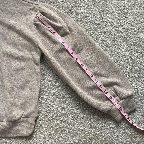 CUPCAKES AND CASHMERE Balloon Sleeve Pullover Sweatshirt - Picture 5 of 11